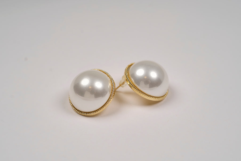 White pearl Earrings